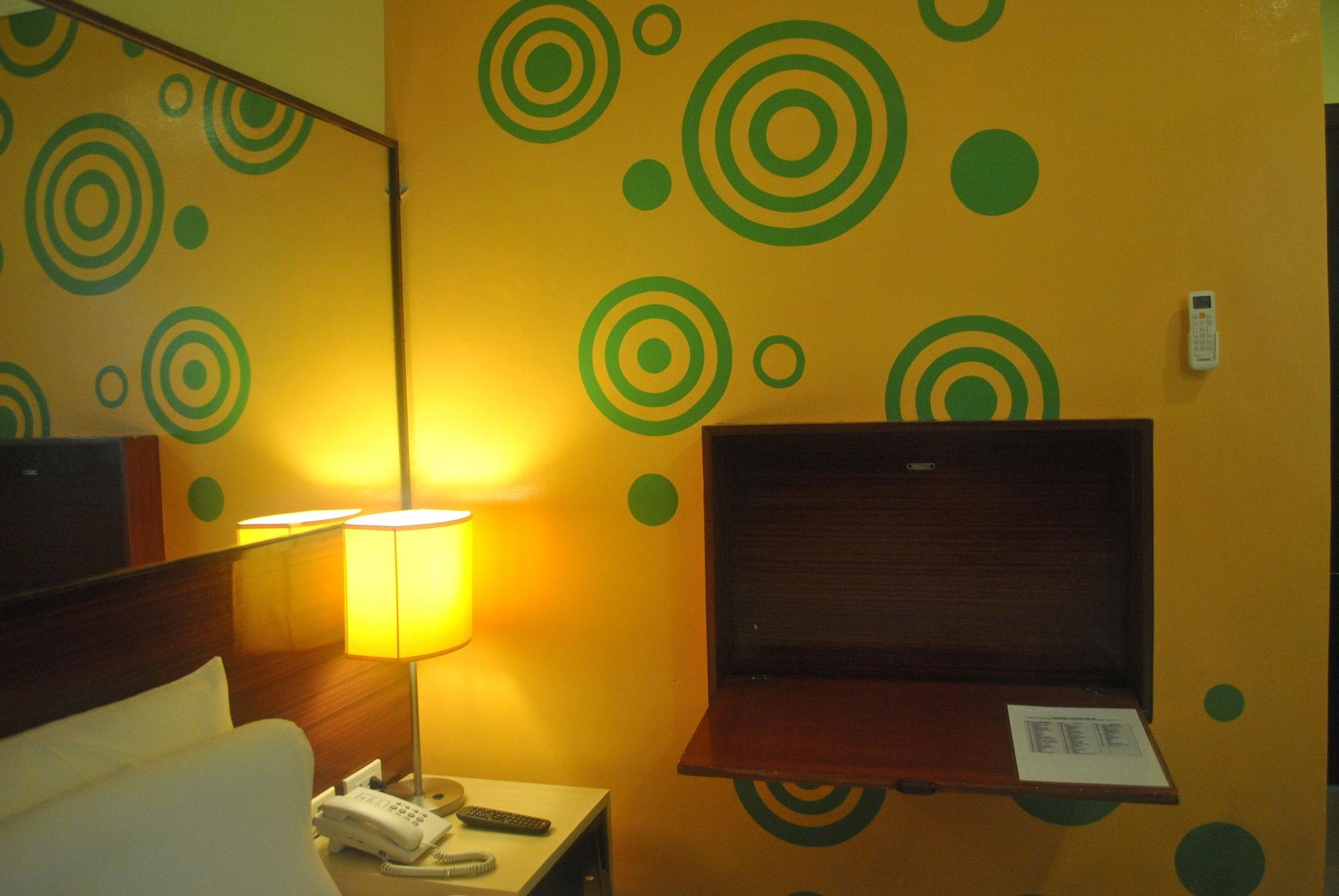 Go Hotels Tacloban Zewnętrze zdjęcie