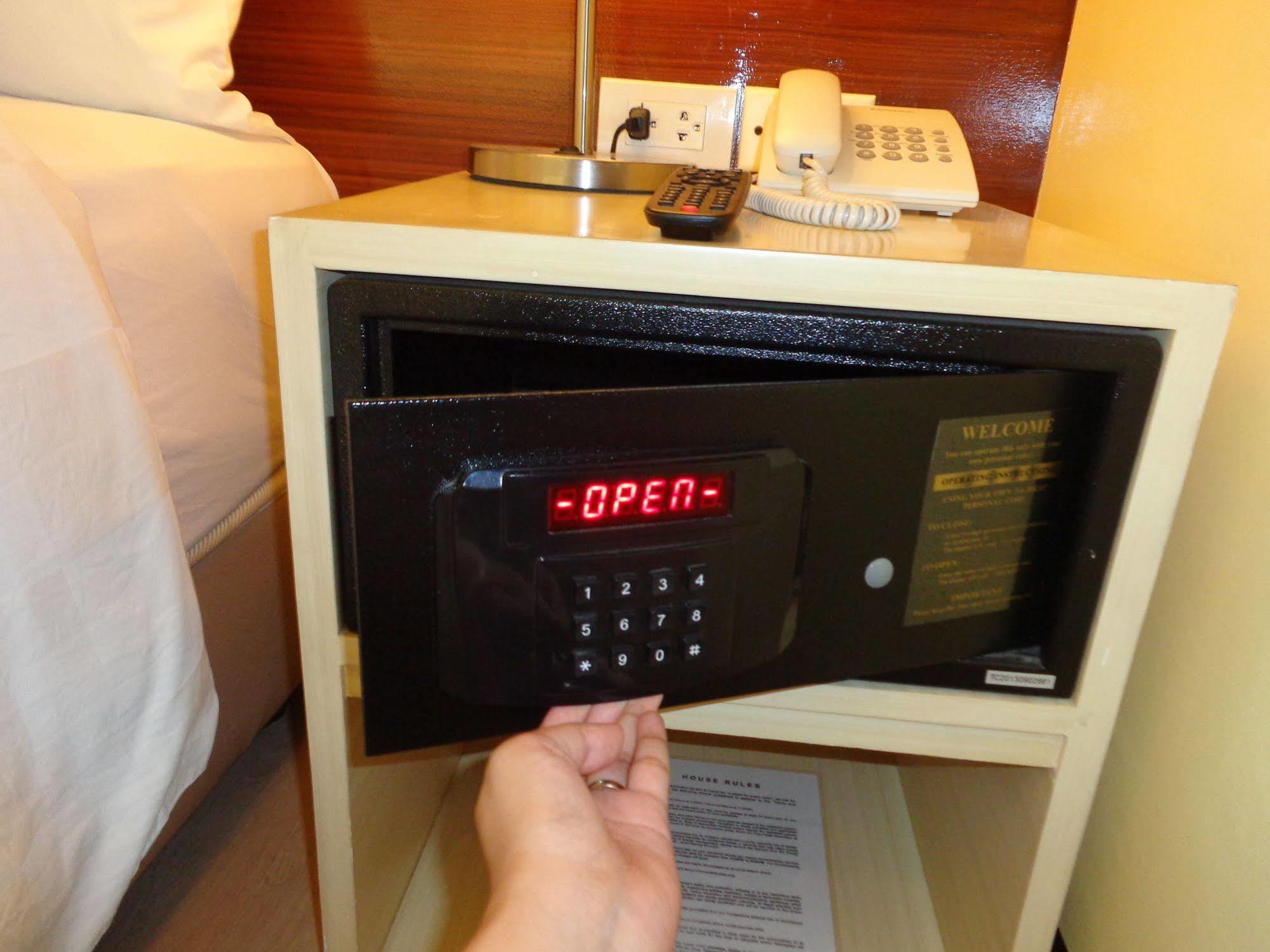 Go Hotels Tacloban Zewnętrze zdjęcie